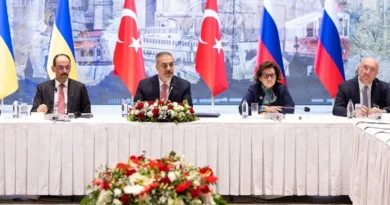 Pertemuan trilateral Rusia-Ukraina-Turki di Istanbul.
